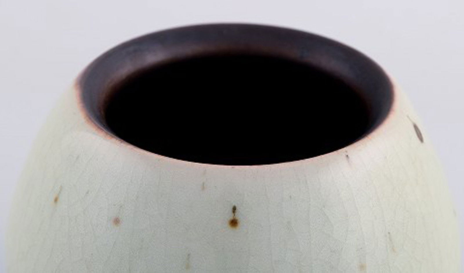 European studio ceramist. Unique vase in glazed ceramics. Beautiful crackled glaze in light earth - 4