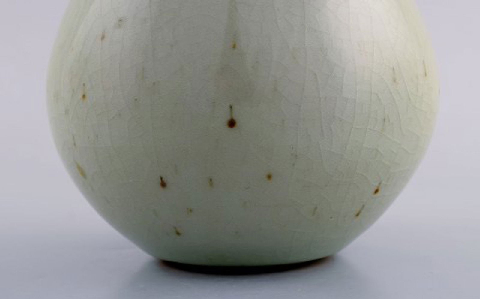 European studio ceramist. Unique vase in glazed ceramics. Beautiful crackled glaze in light earth - 5