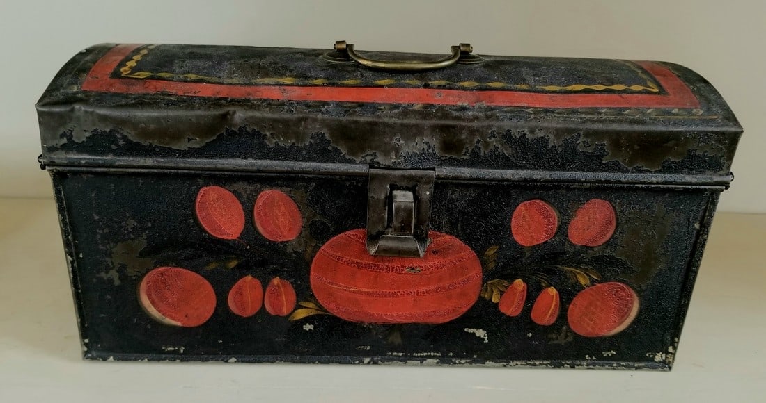 American tole or painted tin box, with hasp. (1 of 5)