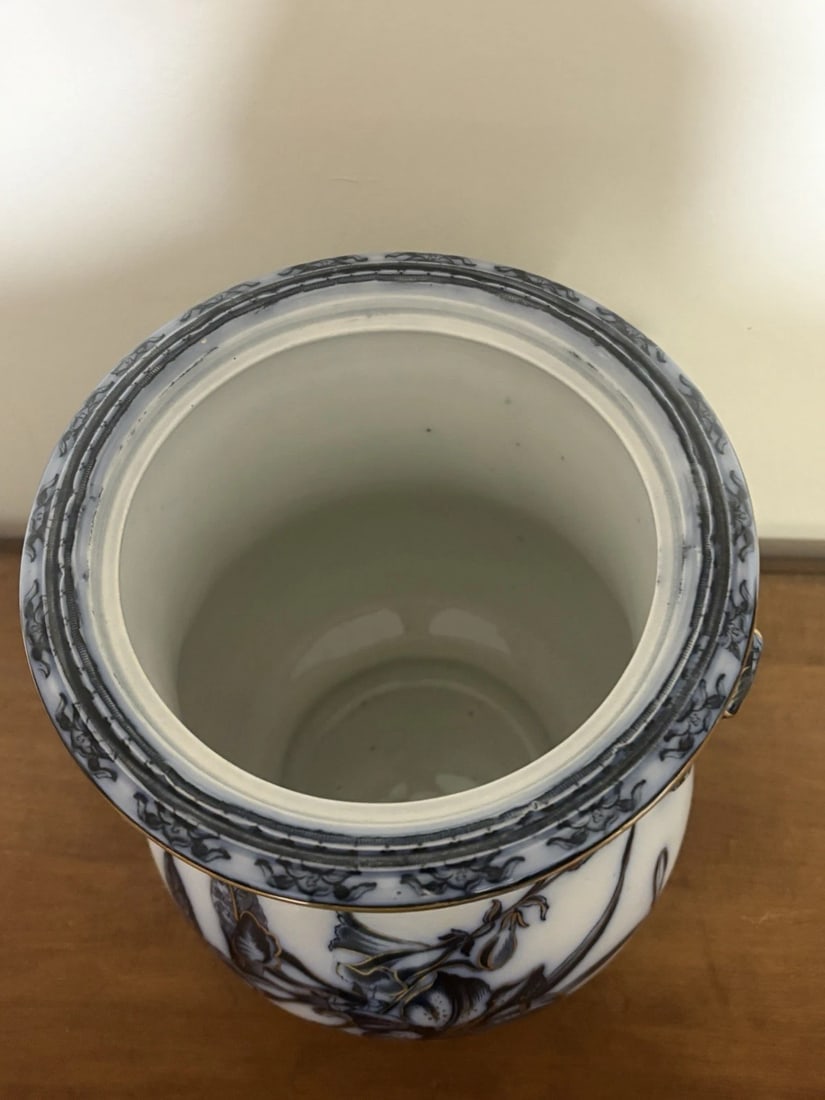 Flow Blue Slop Pot - 3