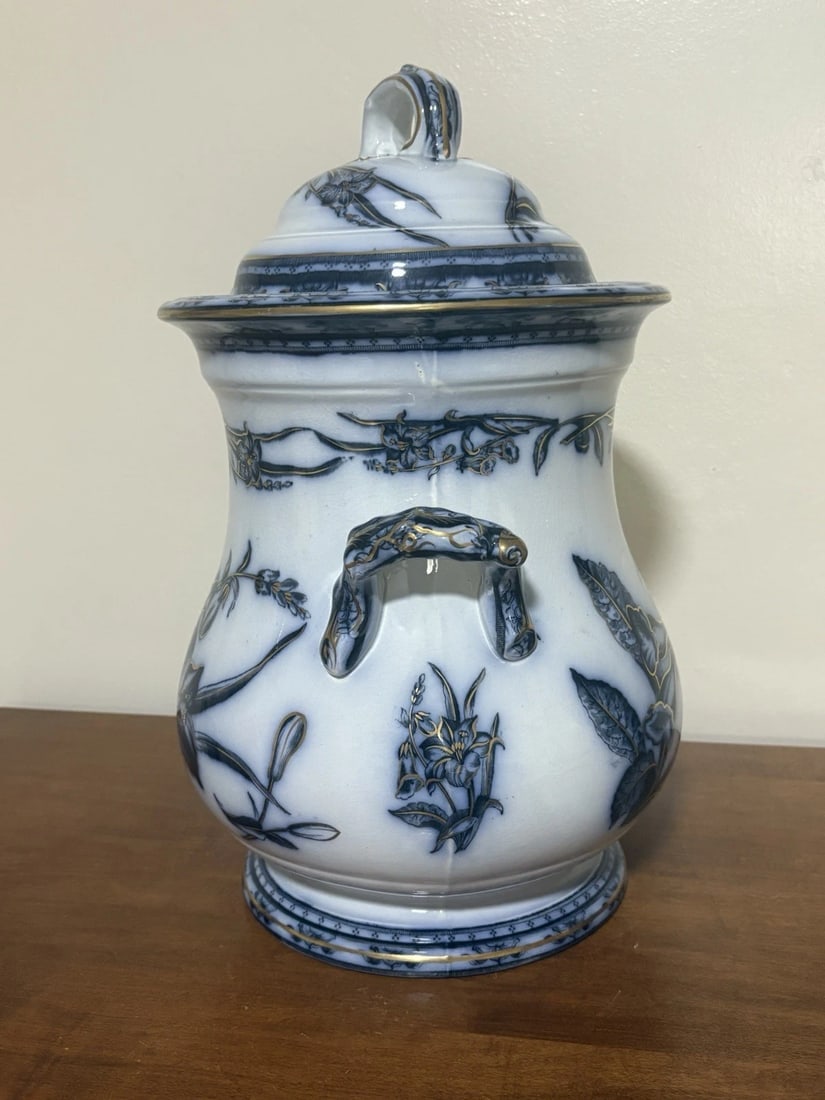 Flow Blue Slop Pot - 7