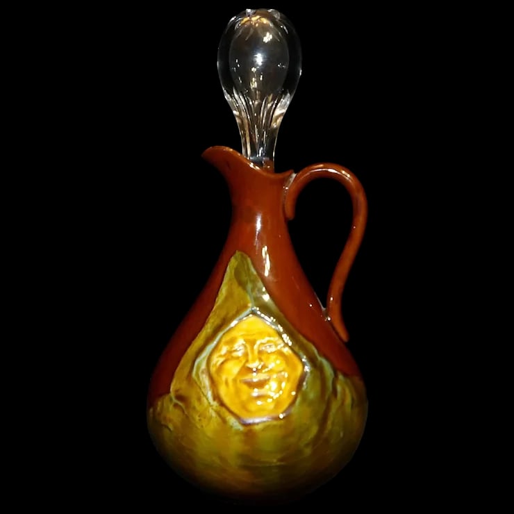 Royal Doulton Kingsware “The Jovial Monk?? Dewar’s Scotch Whisky Flask: This Royal Doulton Kingsware “The Jovial Monk” Dewar’s Scotch Whisky Flask is in excellent condition (does have crazing (see photos). It does have a different stopper- but it fits pe