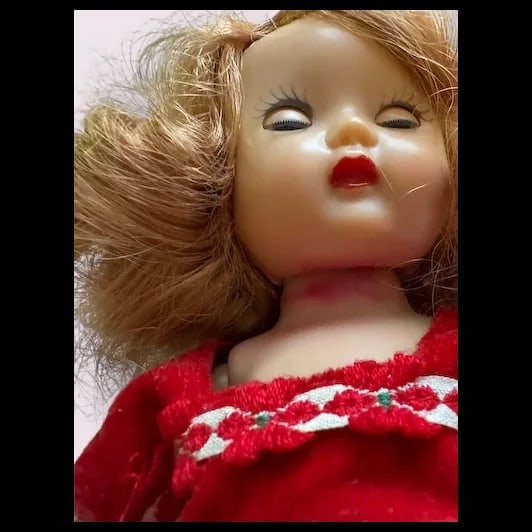 Vintage Muffie Doll red velvet Dress Story Book cali - 5