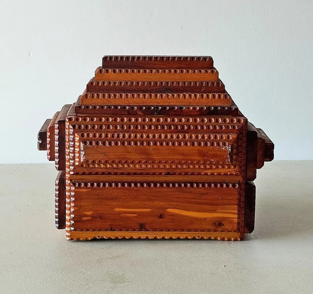 Historically Important Gus Wynn Tramp Art Box - 5