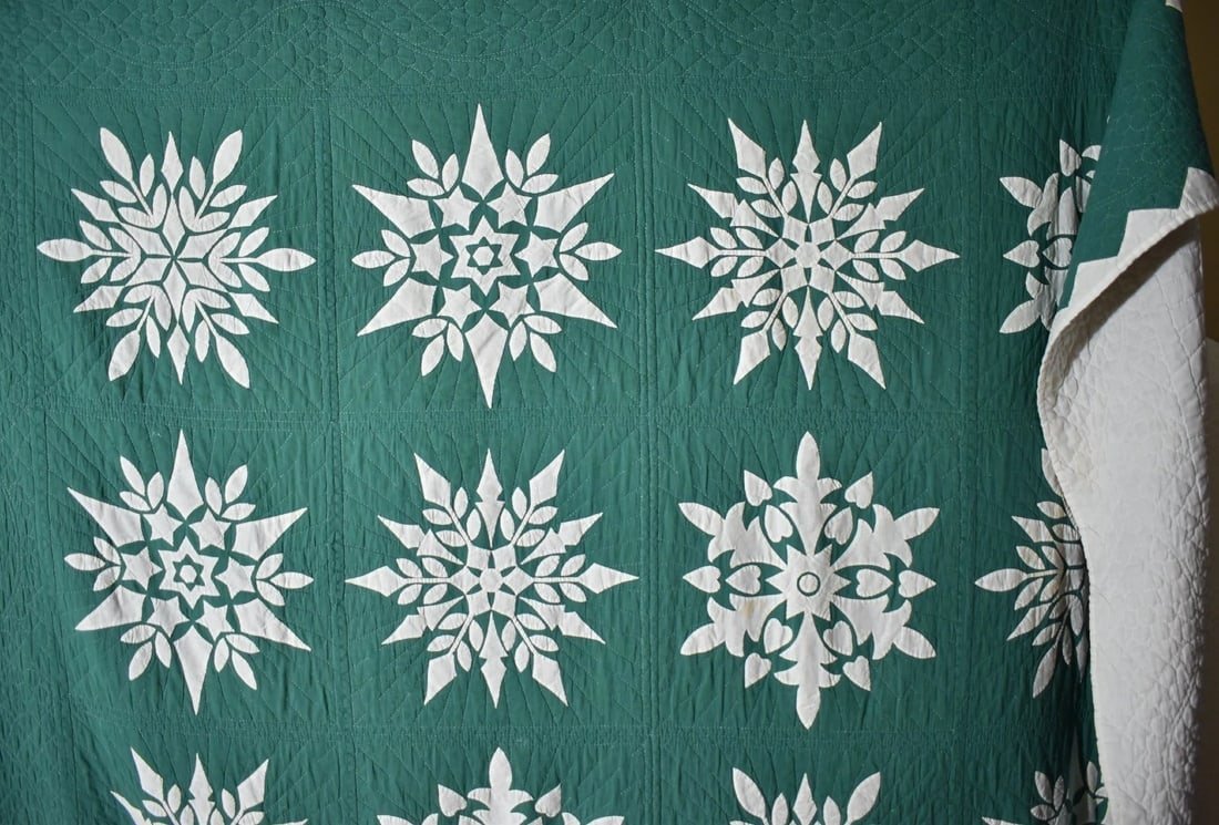 40's Snowflake Applique Quilt - 11