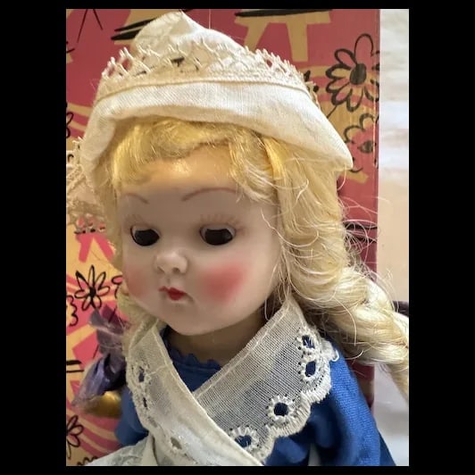 Vintage vogue doll Ginny in box dutch girl painted lash strung 1950s - 3