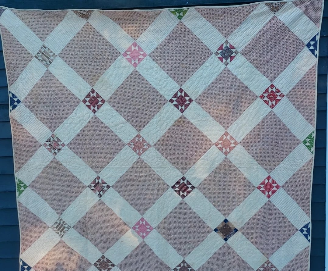 Square Design Antique Quilt Light Weight 77 X 77: Nice look to this piece. Some staining . Lightweight. No holes that I could see. Measures 77 x 77" . Shipping includes insurance. Shipping: Domestic: Flat-rate of $30.00 to anywhere within the contigu