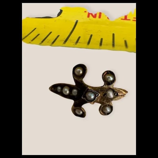 Antique Victorian Fleur de leaf 10k Gold w/seed pearls PIN - 9