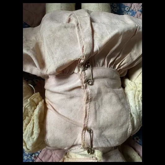 Vintage cloth Doll w/ her Quilt - 8