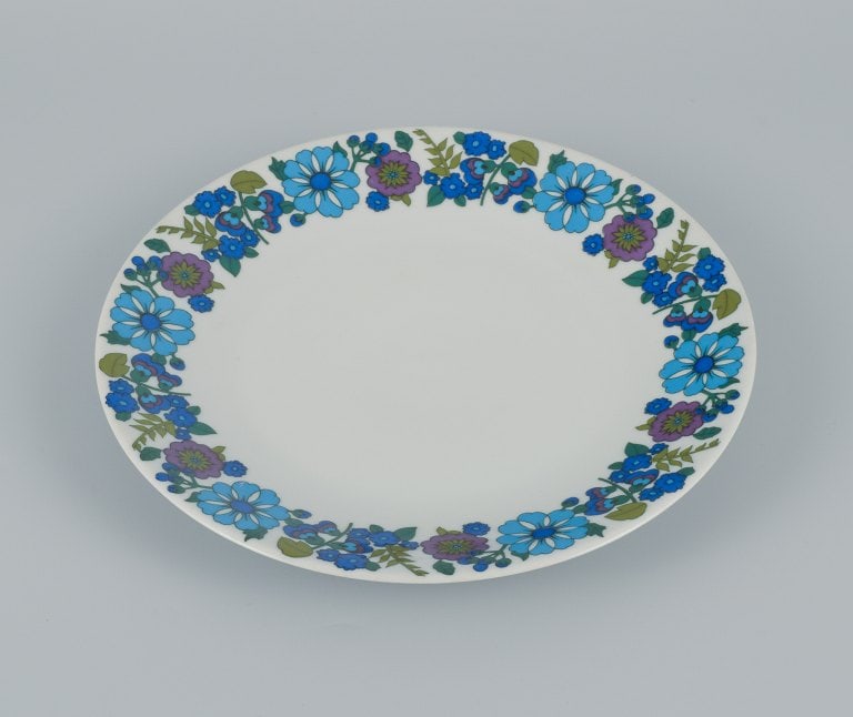 Paar, Bavaria, Jaeger & Co, Germany. A set of five retro dinner plates in porcelain with a floral - 3