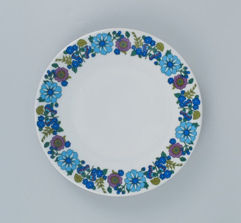 Paar, Bavaria, Jaeger & Co, Germany. A set of six retro dinner plates in porcelain with a floral - 2