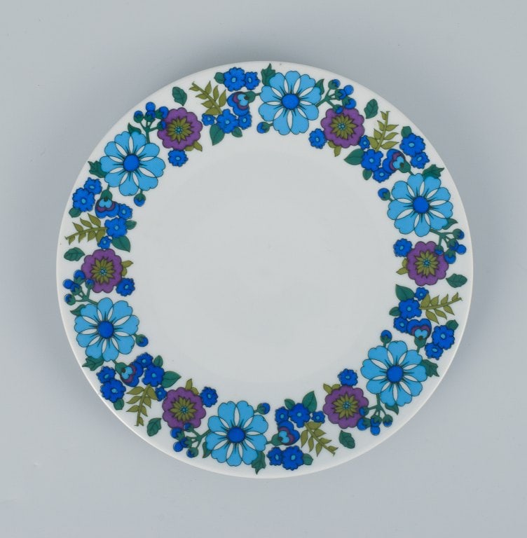 Paar, Bavaria, Jaeger & Co, Germany. A set of ten retro plates in porcelain with a floral motif. - 2