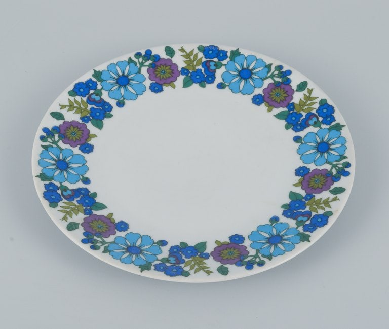 Paar, Bavaria, Jaeger & Co, Germany. A set of twelve retro plates in porcelain with a floral motif. - 3