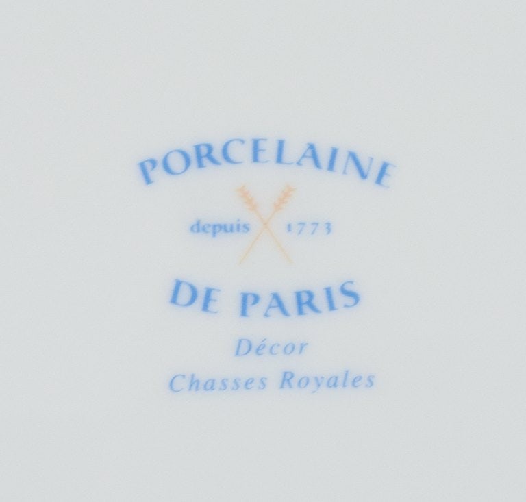 Porcelaine de Paris (Décor - Chasses Royales). Two cover plates hand decorated with cheetahs - 4