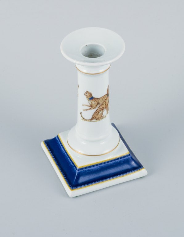 Porcelaine de Paris (Décor - Chasses Royales). Candlestick and small bowl hand-decorated with - 3