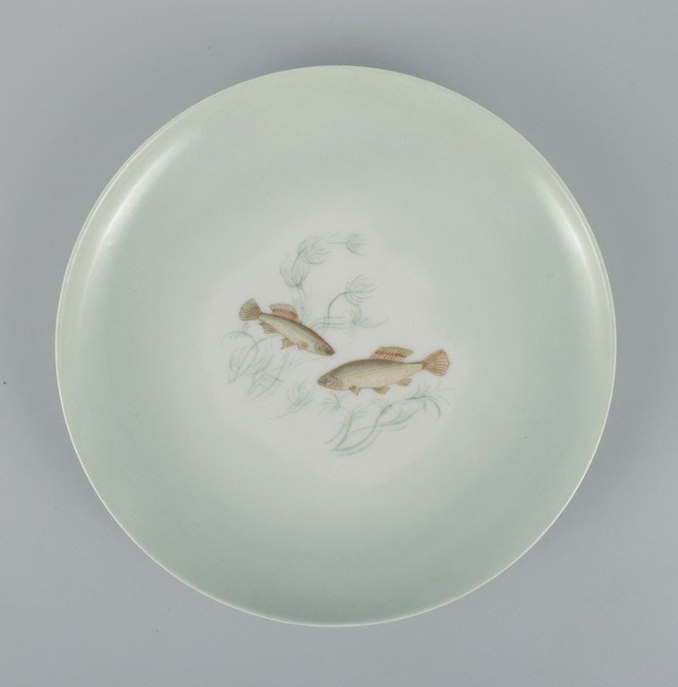 Th. Karlinder for Bing & Grondahl. Six hand-painted dinner plates with fish motifs. - 5