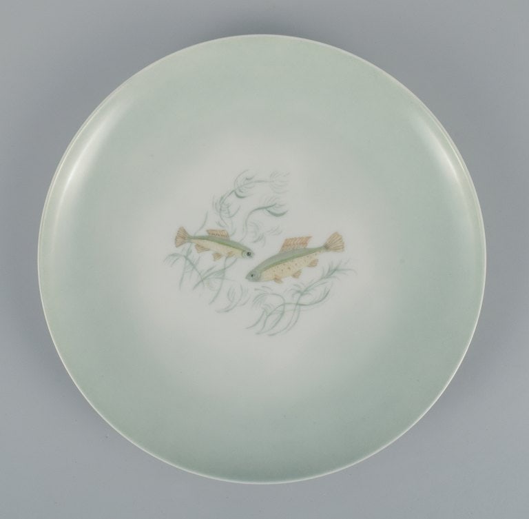 Th. Karlinder for Bing & Grondahl. Six hand-painted dinner plates with fish motifs. - 3