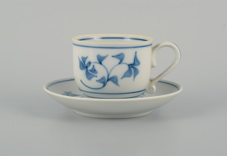 Niels Refsgaard and Erik Reiff for Royal Copenhagen: "Noblesse" coffee service for four in - 2