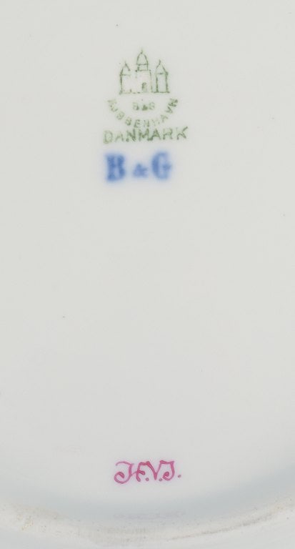 B&G, Bing & Grondahl Saxon flower. Four dinner plates decorated with flowers and gold rim. - 6