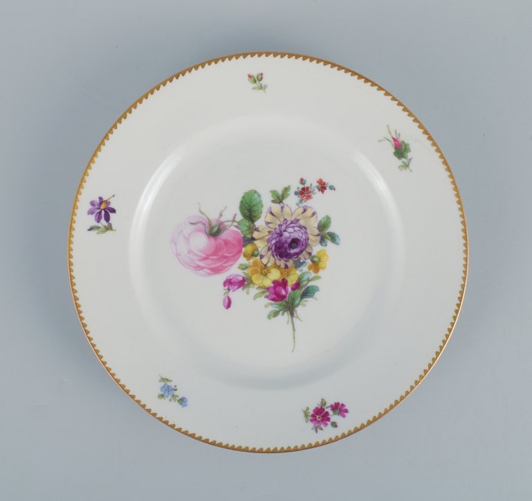 B&G, Bing & Grondahl Saxon flower. Four dinner plates decorated with flowers and gold rim. - 4