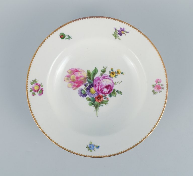 B&G, Bing & Grondahl Saxon flower. Five deep plates decorated with flowers and gold rim. - 6