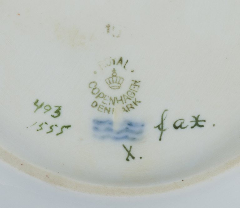 Royal Copenhagen, Saxon Flower. Oval serving dish in hand-painted porcelain with flowers and gold - 6