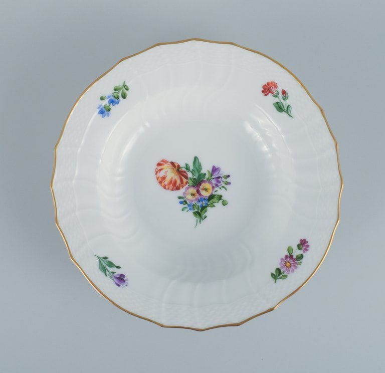 Royal Copenhagen Light Saxon Flower. Four deep plates in hand-painted porcelain. - 3