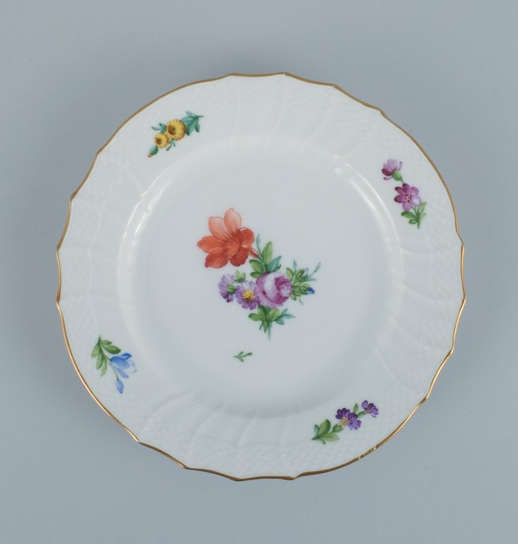 Royal Copenhagen, Light Saxon Flower, five lunch plates. - 2