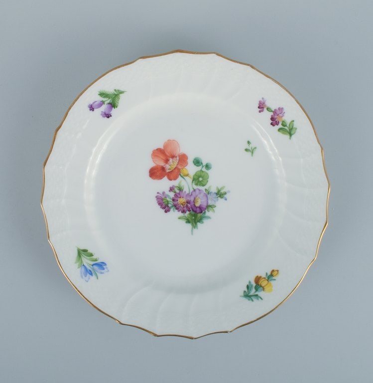 Royal Copenhagen, Light Saxon Flower, five lunch plates. - 5