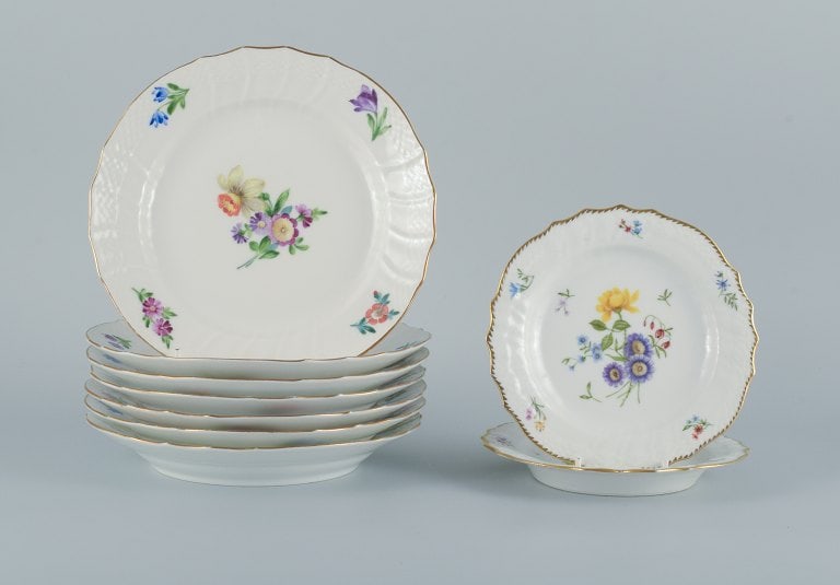 Royal Copenhagen, Saxon flower, nine plates consisting of seven lunch plates and two smaller plates. (1 of 6)