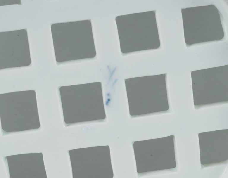 Meissen, Germany. Rare and early Meissen bowl with pierced rim, handle in the form of branches and - 8