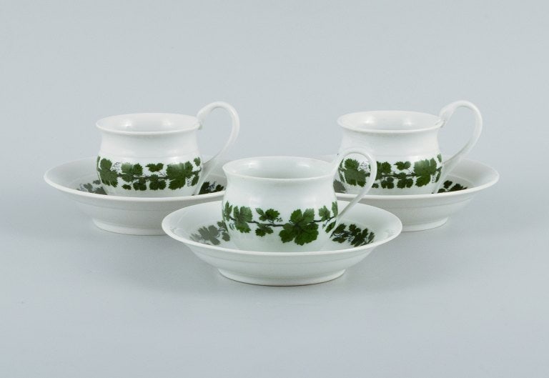 Meissen, Green Ivy Vine. 3 coffee cups with accompanying saucers. - 2