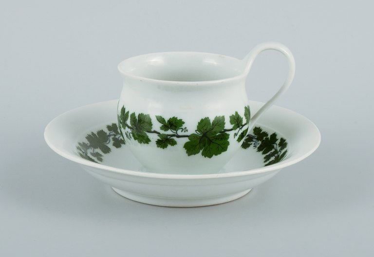Meissen, Green Ivy Vine. 3 coffee cups with accompanying saucers. - 4