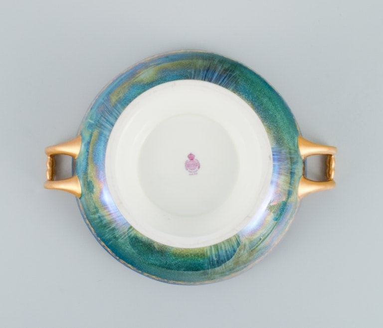 Mintons, England, porcelain bowl with handle. Hand painted with fruits and decorated with gold leaf. - 8