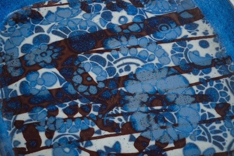 Johanne Gerber for Aluminia, Royal Copenhagen. Dish in shades of blue. - 4