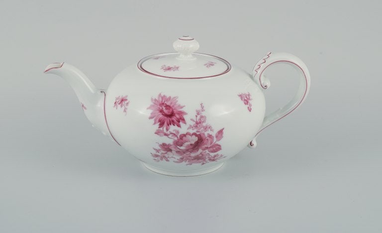 Rosenthal, a tea set consisting of teapot, creamer and sugar bowl. - 2