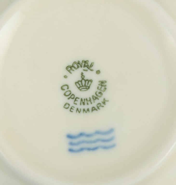 Nine pairs of Royal Copenhagen cream-coloured bouillon cups with matching saucers. - 6