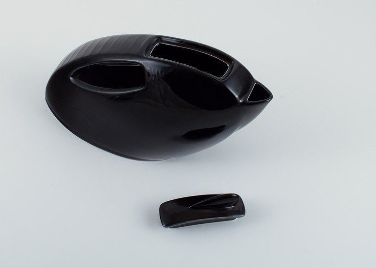 Black designer teapot in porcelain. Late 1900s. - 6