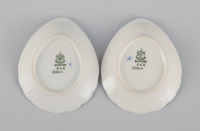 Bing & Grondahl, Empire, two small bowls, two salt shakers. 1920s. - 7