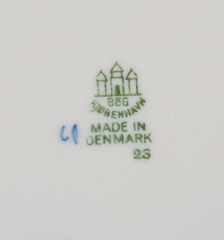 Bing & Grøndahl, Empire, three plates, two deep and a dinner plate. 1920s. - 7