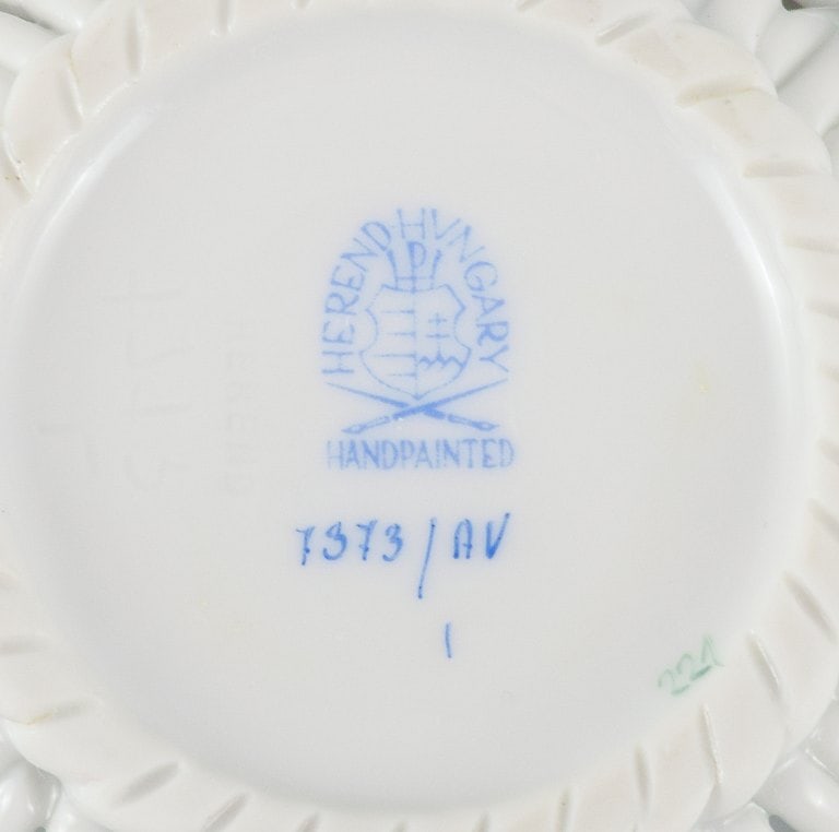 Herend Green Chinese Bouquet, three small bowls in hand-painted porcelain. - 4