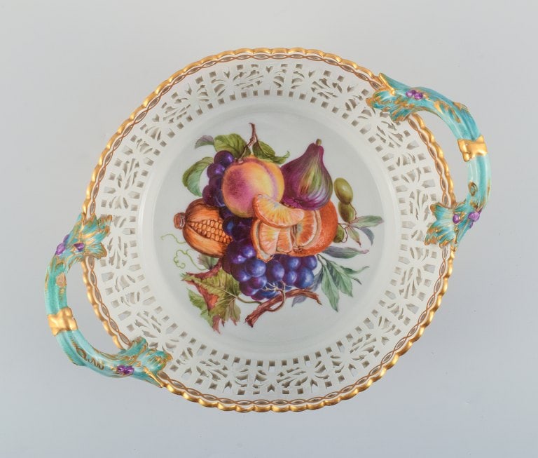 KPM, Germany. Large impressive and openwork bowl hand-painted with fruits. - 6