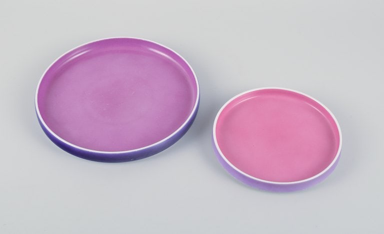 Arzberg, Germany, Chromatics coffee set with mug and two plates in shades of purple and pink. Late - 4