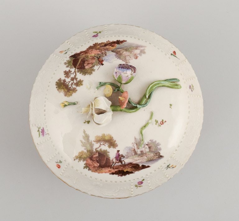 Louisbourg, Germany. 18th century large sugar bowl, hand painted with landscape scenes, lid with - 3