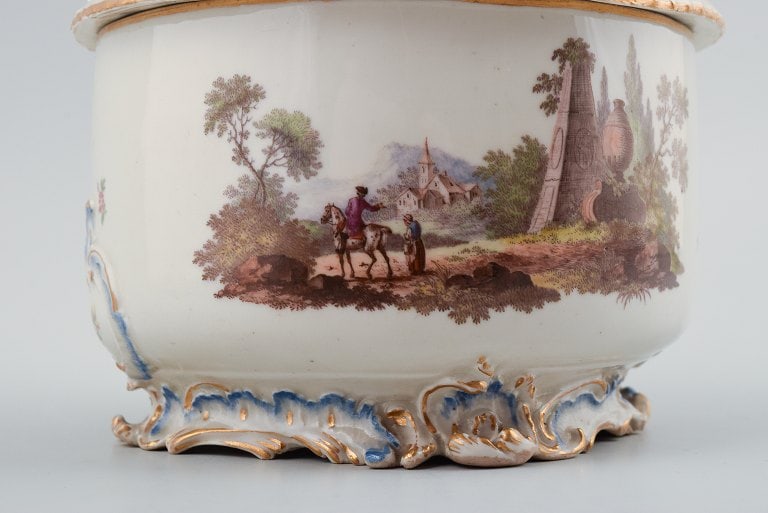 Louisbourg, Germany. 18th century large sugar bowl, hand painted with landscape scenes, lid with - 4