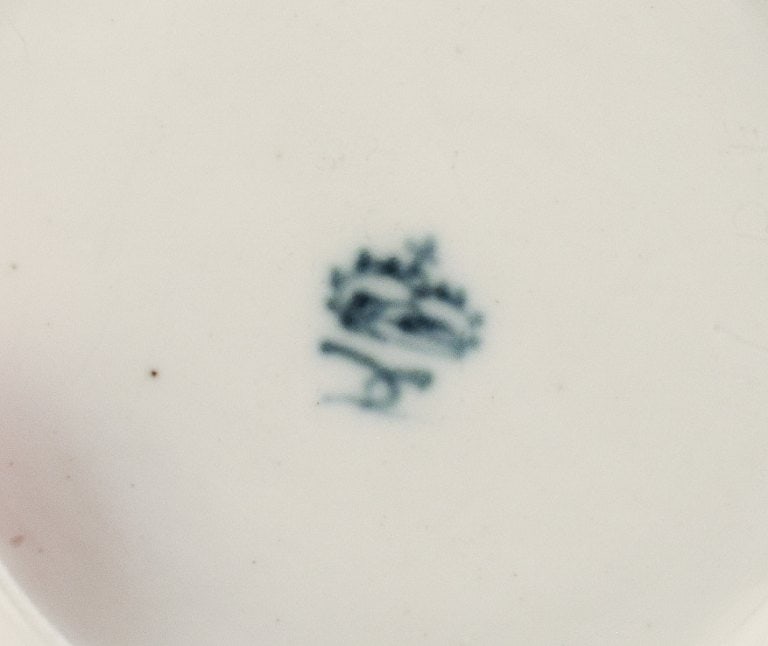 Louisbourg, Germany. 18th century large sugar bowl, hand painted with landscape scenes, lid with - 5