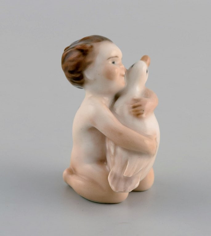 Rare Royal Copenhagen porcelain figure. Girl with duck. Model number 2332. - 2