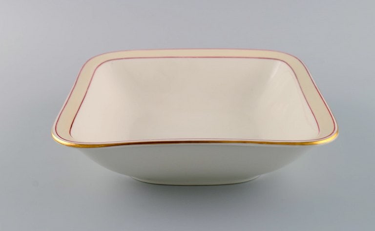 Christian Joachim for Royal Copenhagen. "The Spanish pattern". Bowl and sauce boat in hand-painted - 5