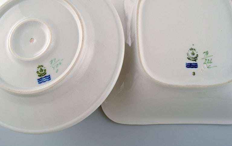 Christian Joachim for Royal Copenhagen. "The Spanish pattern". Bowl and sauce boat in hand-painted - 6