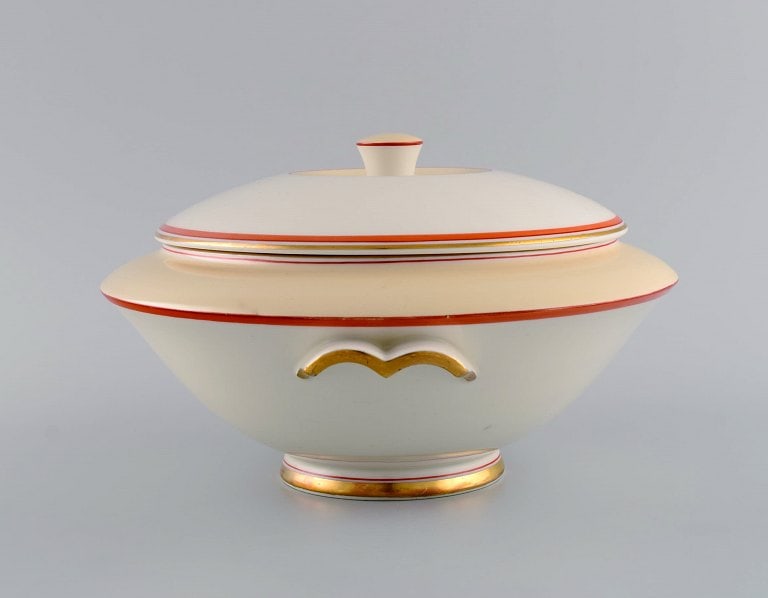 Christian Joachim for Royal Copenhagen. "The Spanish pattern". Soup tureen in hand-painted - 3